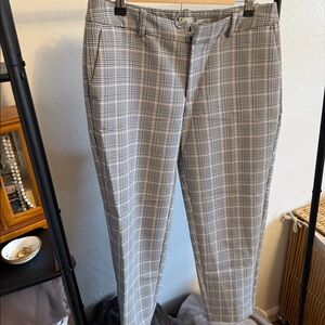 Cropped leg dress pants